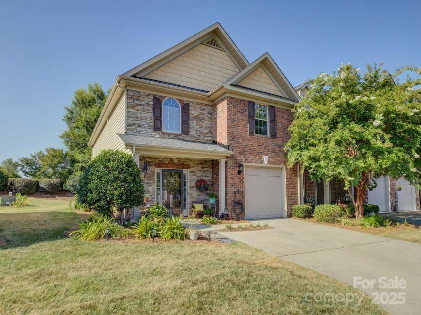 2042 Oxford Heights, Fort Mill, SC 29715.  MLS# CAR4284314, YatesRealty ID 33812. 
