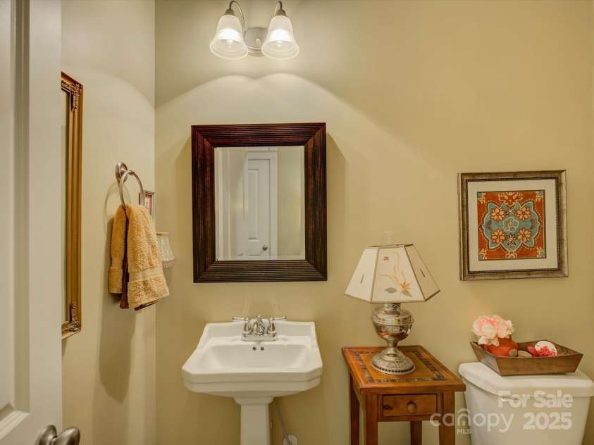 2042 Oxford Heights, Fort Mill, SC 29715.  MLS# CAR4284314, YatesRealty ID 33812. 