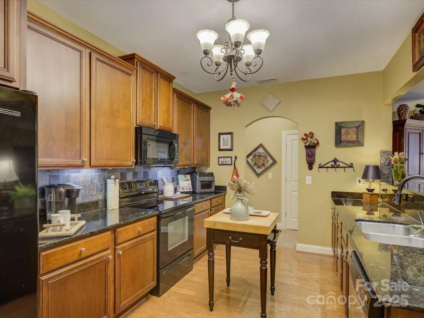 2042 Oxford Heights, Fort Mill, SC 29715.  MLS# CAR4284314, YatesRealty ID 33812. 