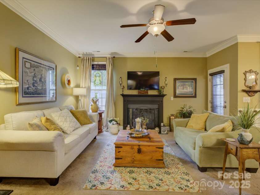 2042 Oxford Heights, Fort Mill, SC 29715.  MLS# CAR4284314, YatesRealty ID 33812. 
