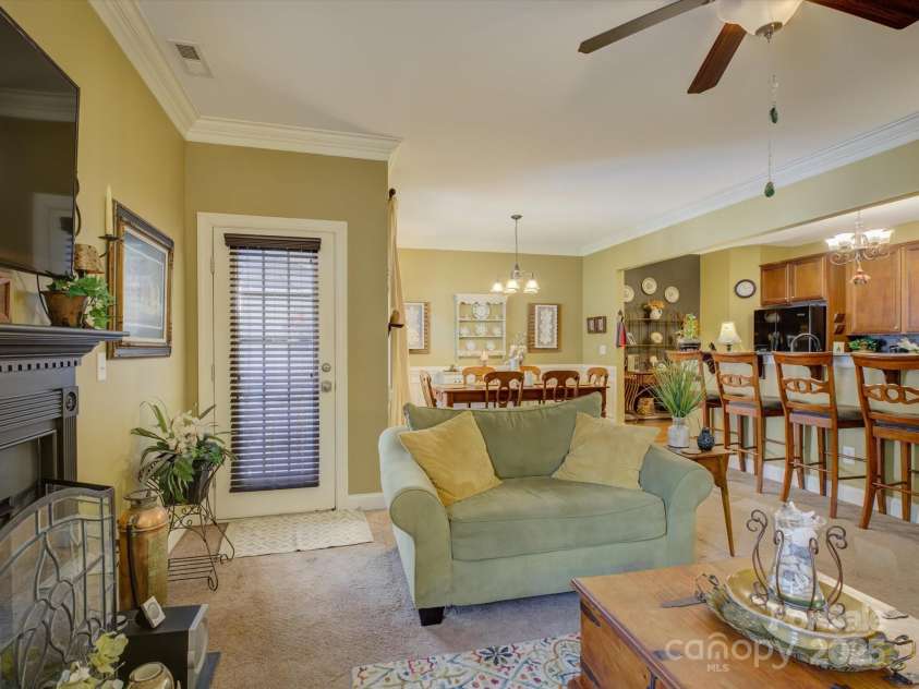 2042 Oxford Heights, Fort Mill, SC 29715.  MLS# CAR4284314, YatesRealty ID 33812. 