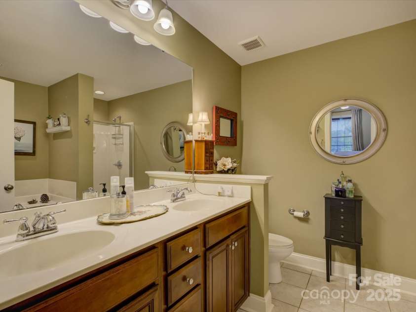 2042 Oxford Heights, Fort Mill, SC 29715.  MLS# CAR4284314, YatesRealty ID 33812. 