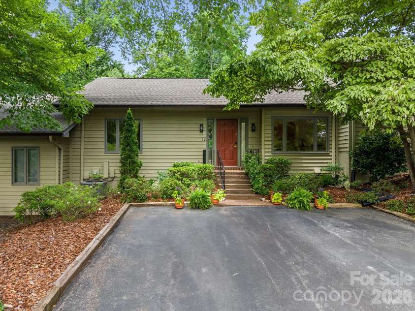 12 Hunting Country Trail, Tryon, NC 28782.  MLS# CAR4394832, YatesRealty ID 33813. 