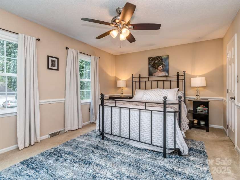 8715 Parkchester Drive, Charlotte, NC 28277.  MLS# CAR4288901, YatesRealty ID 33815. 2nd floor Primary Suite with Chair Rail, Closet, & Updated Bath