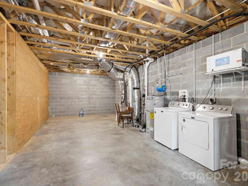 31 Lilac Street, Asheville, NC 28806.  MLS# CAR4389371, YatesRealty ID 33816. 