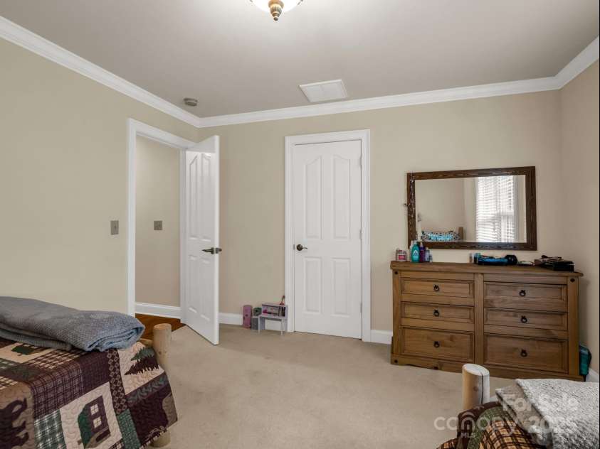 45 Brown Bear Ridge Trail, Zirconia, NC 28790.  MLS# CAR4281218, YatesRealty ID 33816. 