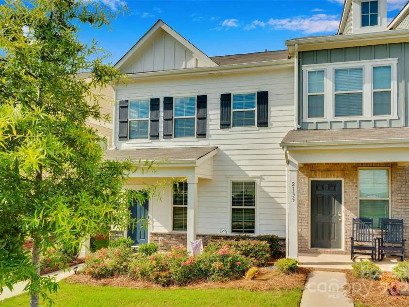 2131 Stevens Mill Road, Matthews, NC 28104.  MLS# CAR4291967, YatesRealty ID 33817. 