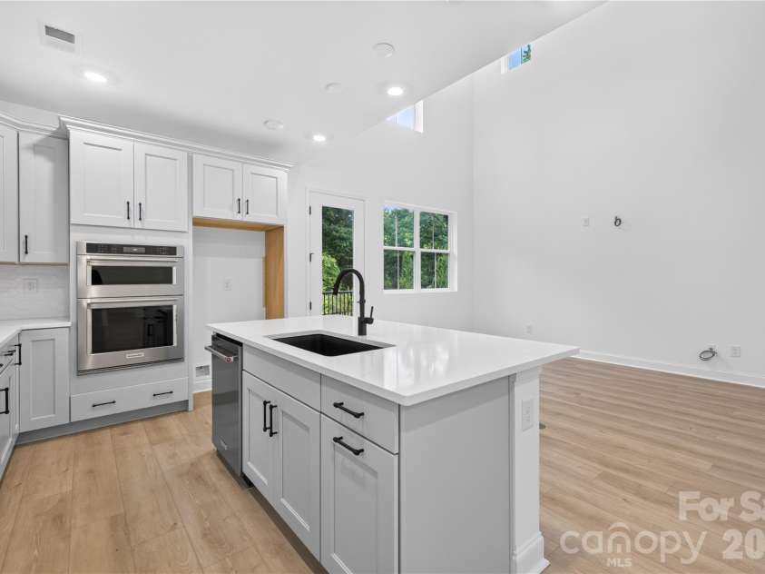 416 Celestial Drive, Tega Cay, SC 29708.  MLS# CAR4396550, YatesRealty ID 33817. Kitchen