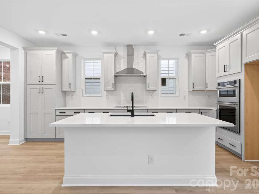 416 Celestial Drive, Tega Cay, SC 29708.  MLS# CAR4396550, YatesRealty ID 33817. Kitchen Island