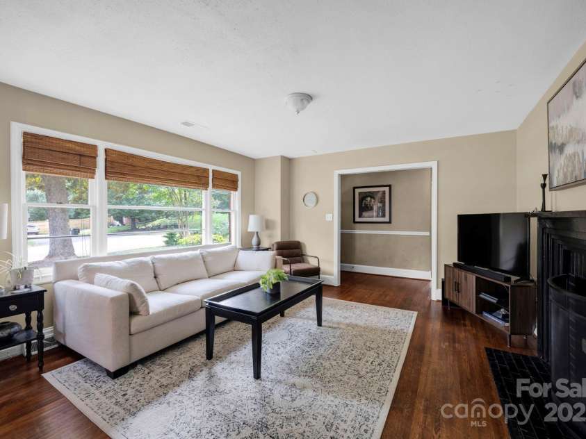 1227 Barkley Road, Charlotte, NC 28209.  MLS# CAR4294679, YatesRealty ID 33819. 