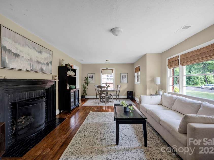 1227 Barkley Road, Charlotte, NC 28209.  MLS# CAR4294679, YatesRealty ID 33819. 