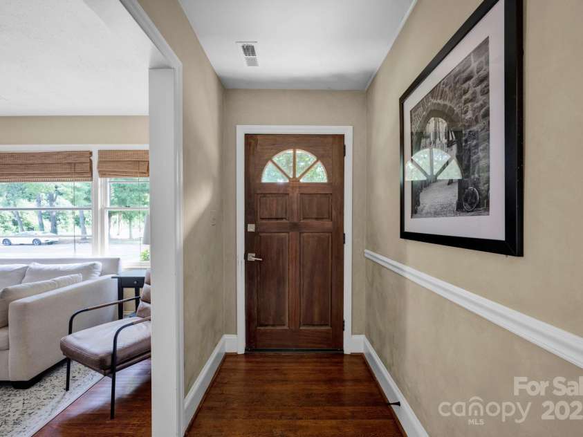 1227 Barkley Road, Charlotte, NC 28209.  MLS# CAR4294679, YatesRealty ID 33819. 