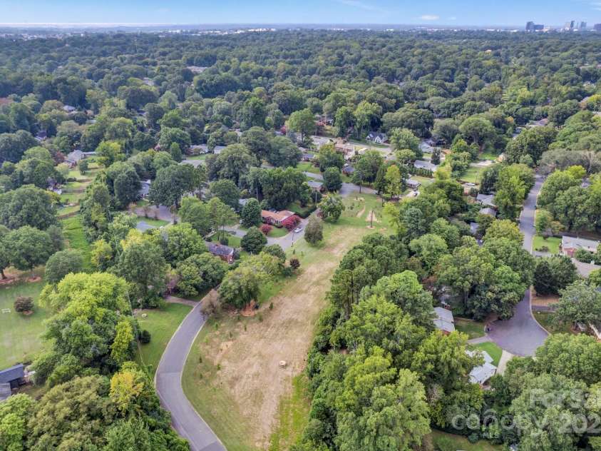 1227 Barkley Road, Charlotte, NC 28209.  MLS# CAR4294679, YatesRealty ID 33819. 