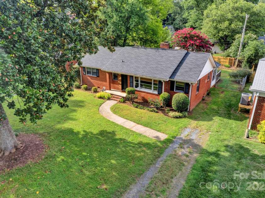 1227 Barkley Road, Charlotte, NC 28209.  MLS# CAR4294679, YatesRealty ID 33819. 
