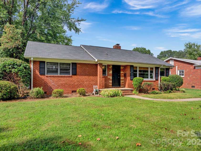 1227 Barkley Road, Charlotte, NC 28209.  MLS# CAR4294679, YatesRealty ID 33819. 