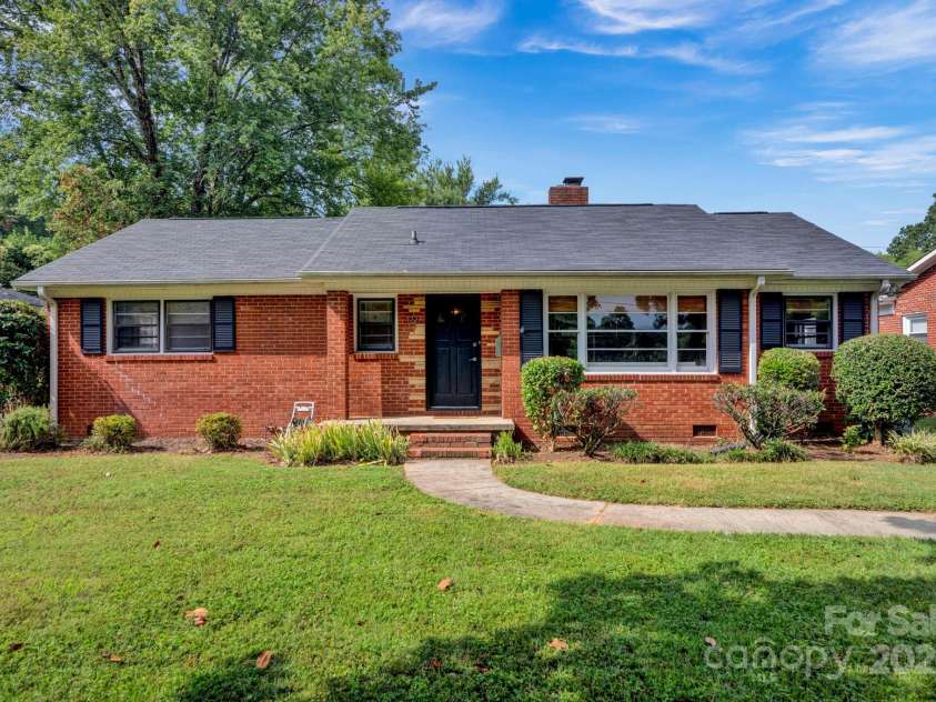 1227 Barkley Road, Charlotte, NC 28209.  MLS# CAR4294679, YatesRealty ID 33819. 