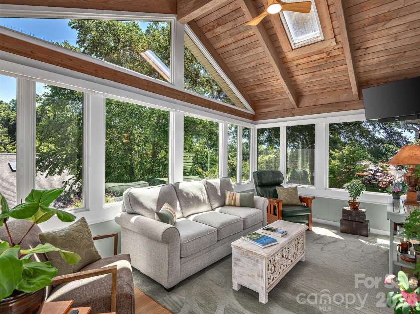 16 Stonebridge Drive, Asheville, NC 28805.  MLS# CAR4384057, YatesRealty ID 33819. 
