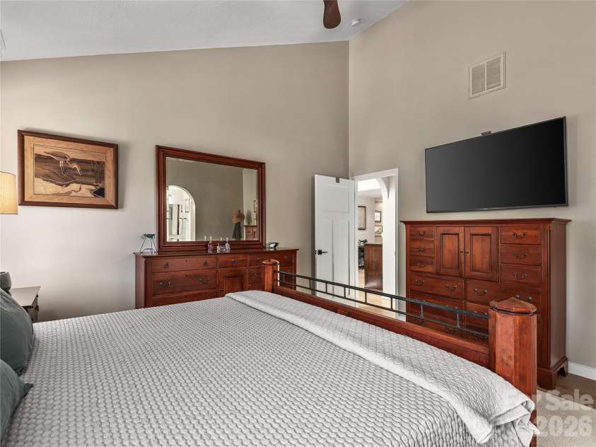 16 Stonebridge Drive, Asheville, NC 28805.  MLS# CAR4384057, YatesRealty ID 33819. 
