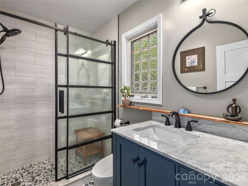 16 Stonebridge Drive, Asheville, NC 28805.  MLS# CAR4384057, YatesRealty ID 33819. 