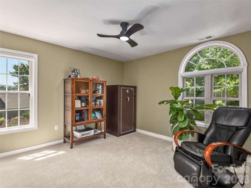 16 Stonebridge Drive, Asheville, NC 28805.  MLS# CAR4384057, YatesRealty ID 33819. 