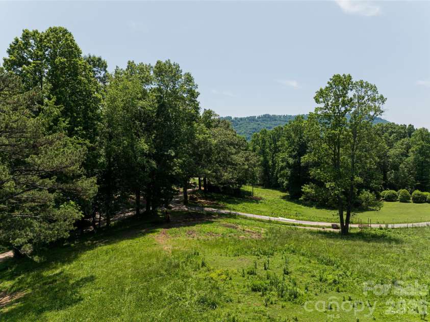 173 Avery Creek Road, Arden, NC 28704.  MLS# CAR4266452, YatesRealty ID 3382. 