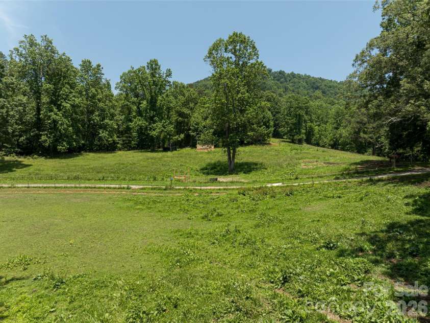 173 Avery Creek Road, Arden, NC 28704.  MLS# CAR4266452, YatesRealty ID 3382. 