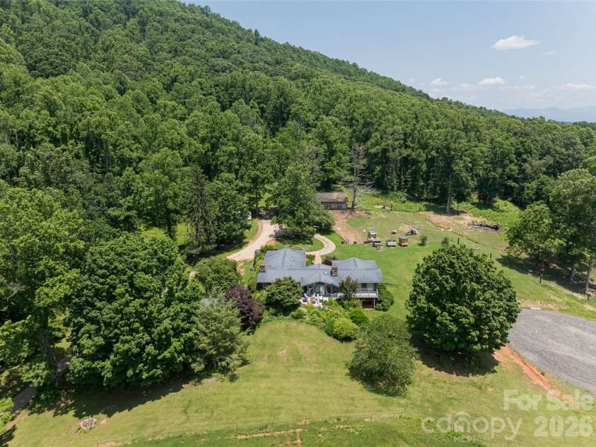 173 Avery Creek Road, Arden, NC 28704.  MLS# CAR4266452, YatesRealty ID 3382. 