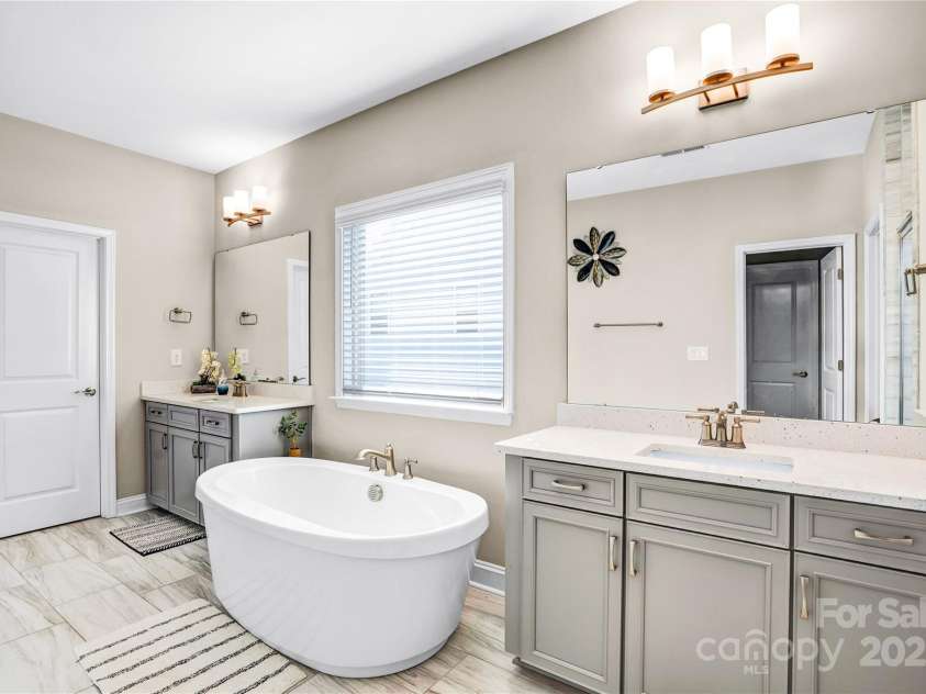 967 Stebbins Drive, Fort Mill, SC 29715.  MLS# CAR4237220, YatesRealty ID 3382. 