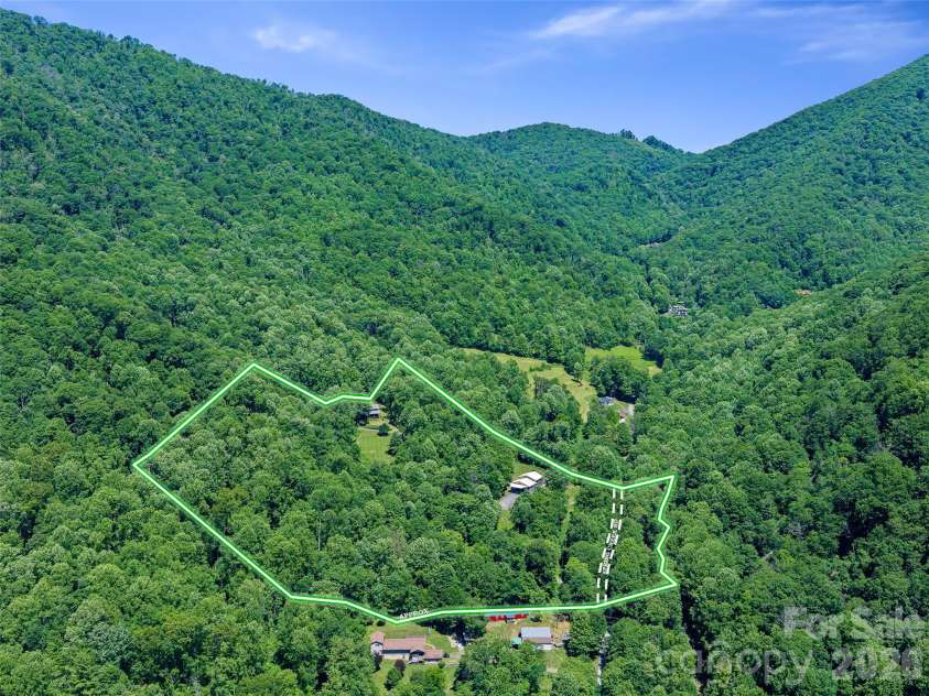 349 Spring Creek Road, Bakersville, NC 28705.  MLS# CAR4397746, YatesRealty ID 33820. 