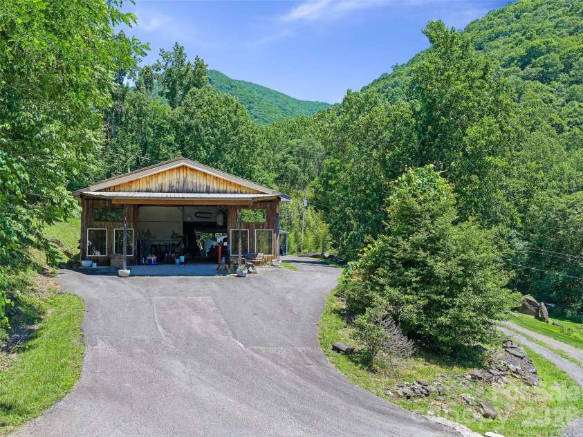 349 Spring Creek Road, Bakersville, NC 28705.  MLS# CAR4397746, YatesRealty ID 33820. 