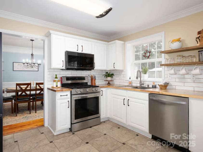 7620 Silverton Way, Huntersville, NC 28078.  MLS# CAR4294134, YatesRealty ID 33820. 