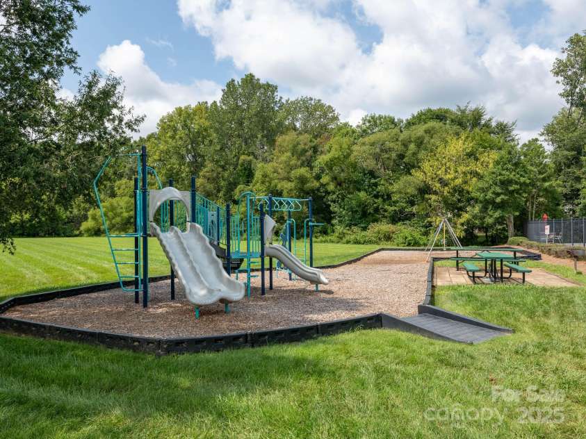 7620 Silverton Way, Huntersville, NC 28078.  MLS# CAR4294134, YatesRealty ID 33820. 