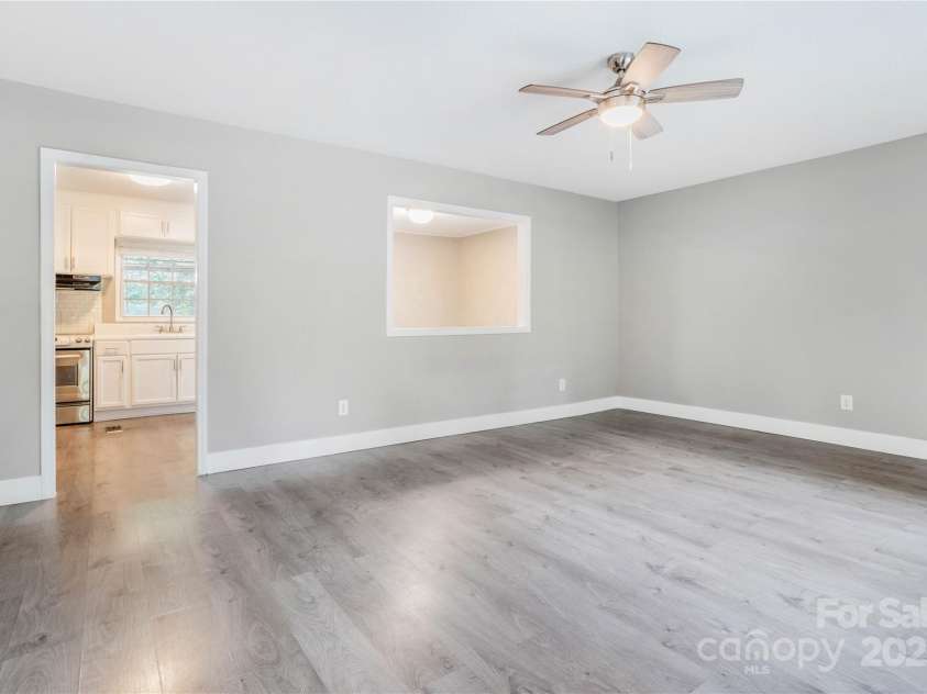 406 Robinson Clemmer Road, Dallas, NC 28034.  MLS# CAR4291380, YatesRealty ID 33821. 