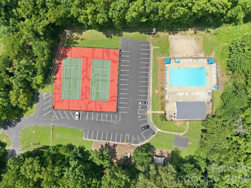 8048 Hunley Ridge Road, Matthews, NC 28104.  MLS# CAR4395882, YatesRealty ID 33821. 