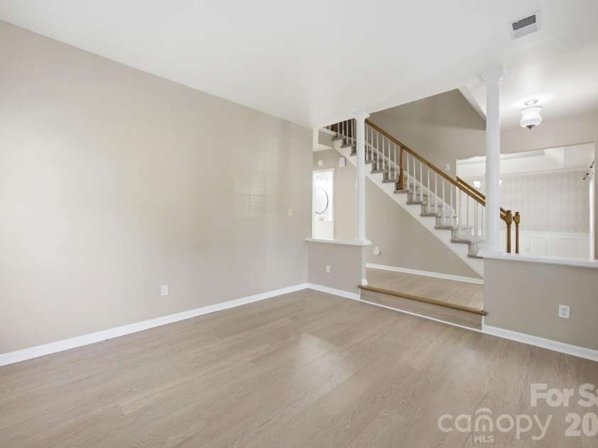 8048 Hunley Ridge Road, Matthews, NC 28104.  MLS# CAR4395882, YatesRealty ID 33821. 