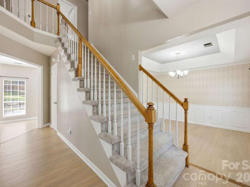 8048 Hunley Ridge Road, Matthews, NC 28104.  MLS# CAR4395882, YatesRealty ID 33821. 