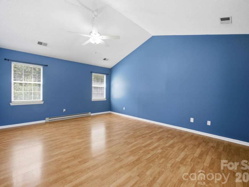 8048 Hunley Ridge Road, Matthews, NC 28104.  MLS# CAR4395882, YatesRealty ID 33821. 