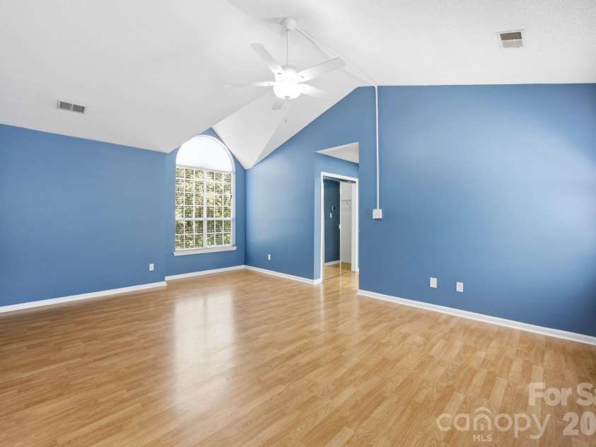 8048 Hunley Ridge Road, Matthews, NC 28104.  MLS# CAR4395882, YatesRealty ID 33821. Primary Bedroom