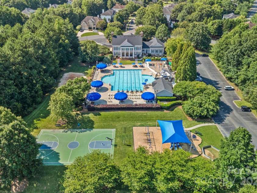 17018 Laurelmont Court, Fort Mill, SC 29707.  MLS# CAR4278414, YatesRealty ID 33822. 