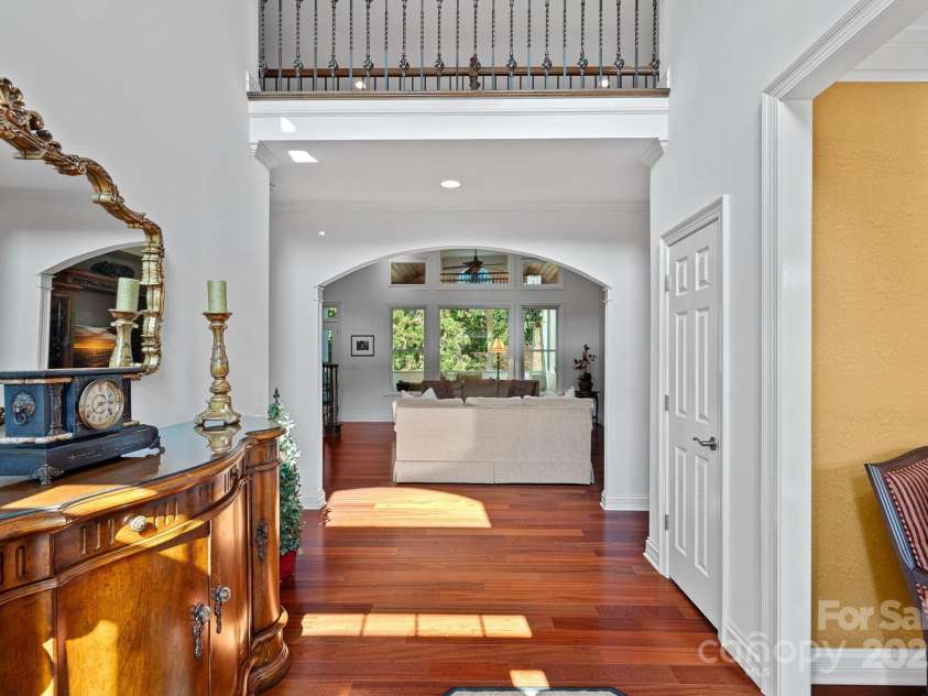 17018 Laurelmont Court, Fort Mill, SC 29707.  MLS# CAR4278414, YatesRealty ID 33822. Foyer