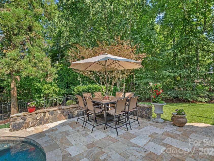 17018 Laurelmont Court, Fort Mill, SC 29707.  MLS# CAR4278414, YatesRealty ID 33822. Outdoor dining area