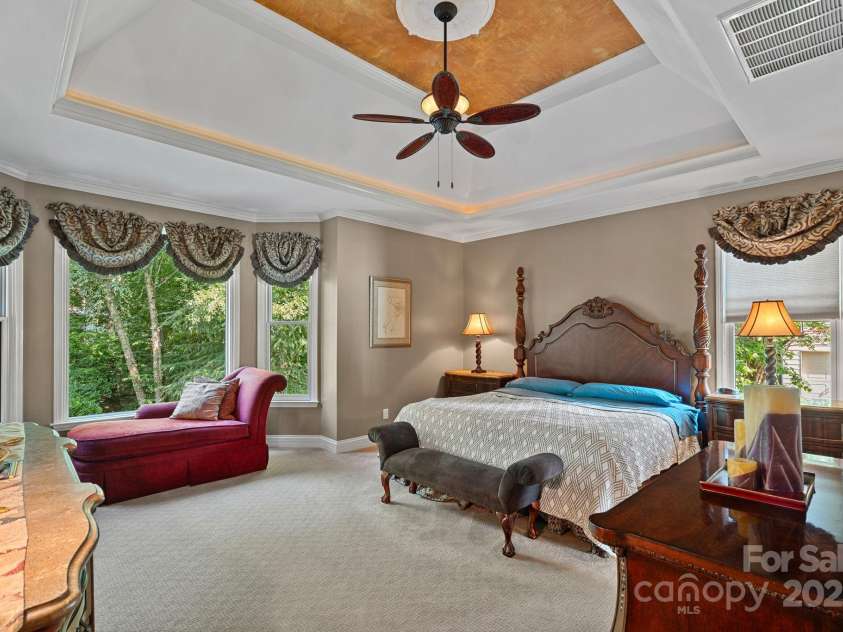 17018 Laurelmont Court, Fort Mill, SC 29707.  MLS# CAR4278414, YatesRealty ID 33822. Primary suite