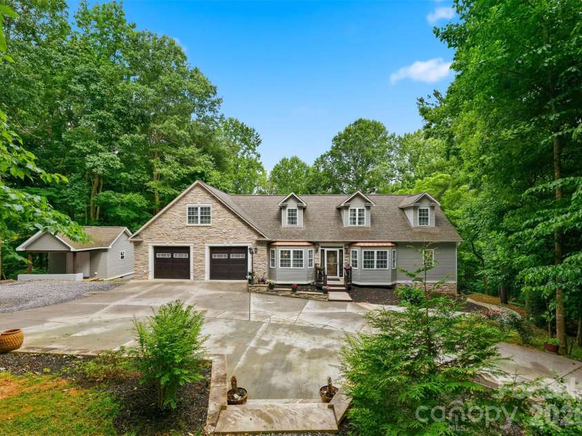 176 Charis Lane, Statesville, NC 28677.  MLS# CAR4391534, YatesRealty ID 33822. 