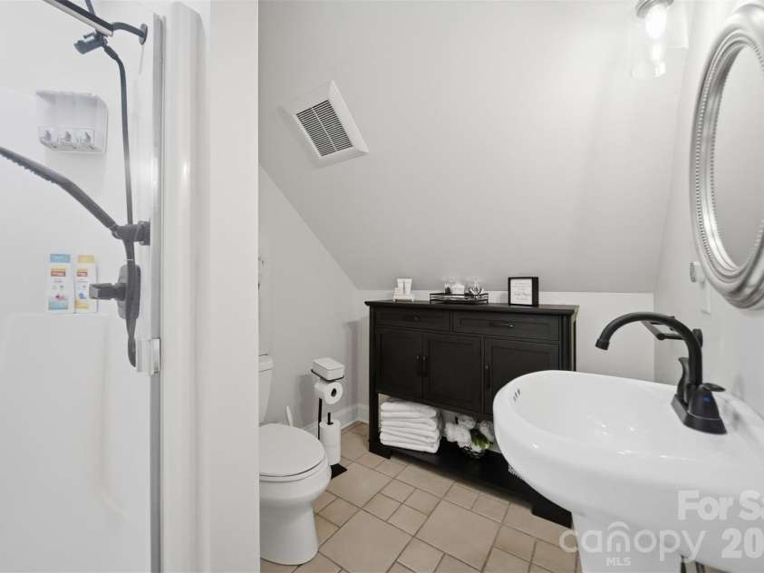 176 Charis Lane, Statesville, NC 28677.  MLS# CAR4391534, YatesRealty ID 33822. 