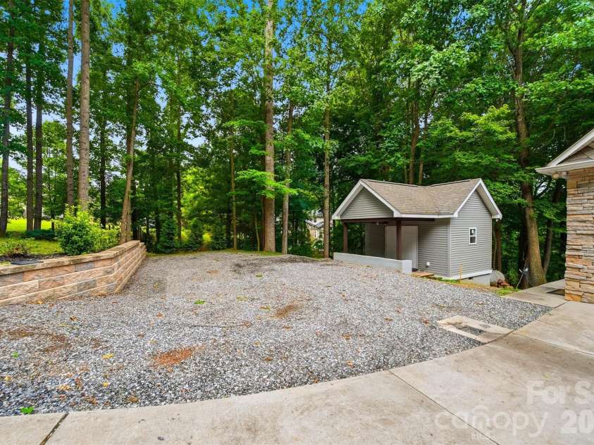 176 Charis Lane, Statesville, NC 28677.  MLS# CAR4391534, YatesRealty ID 33822. 