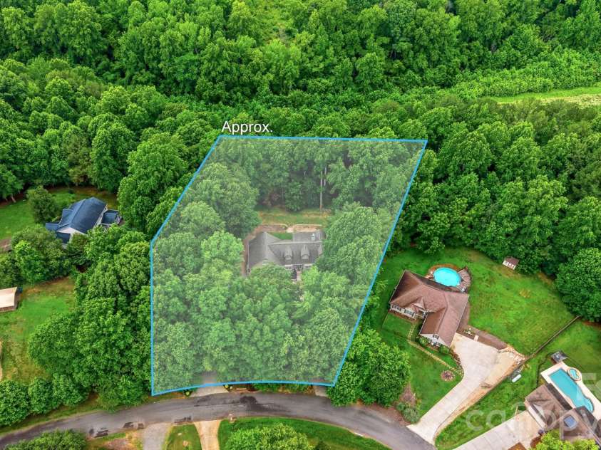 176 Charis Lane, Statesville, NC 28677.  MLS# CAR4391534, YatesRealty ID 33822. 