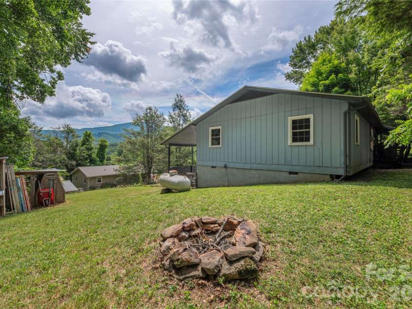 31 Granite Lane, Waynesville, NC 28786.  MLS# CAR4388905, YatesRealty ID 33823. 