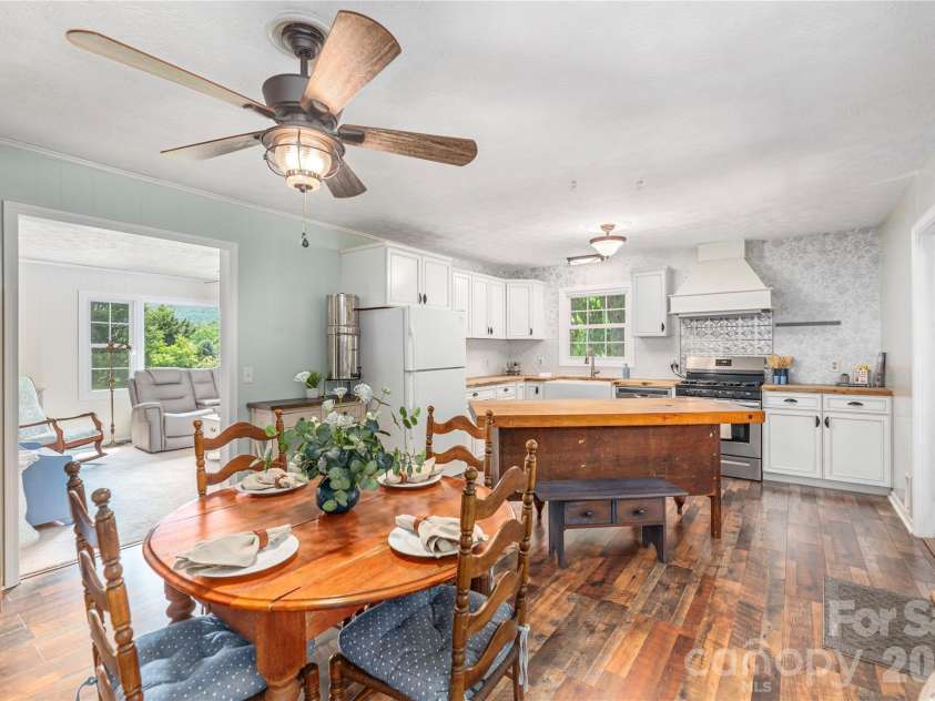 31 Granite Lane, Waynesville, NC 28786.  MLS# CAR4388905, YatesRealty ID 33823. 