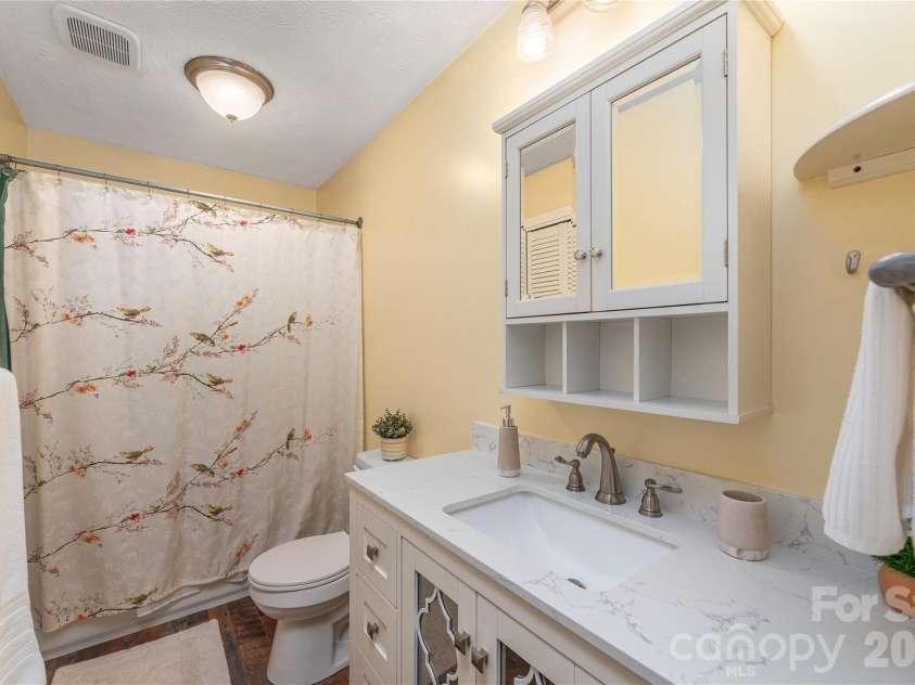31 Granite Lane, Waynesville, NC 28786.  MLS# CAR4388905, YatesRealty ID 33823. 