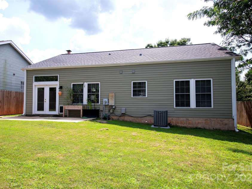 14237 Quartz Lane, Pineville, NC 28134.  MLS# CAR4291875, YatesRealty ID 33826. 